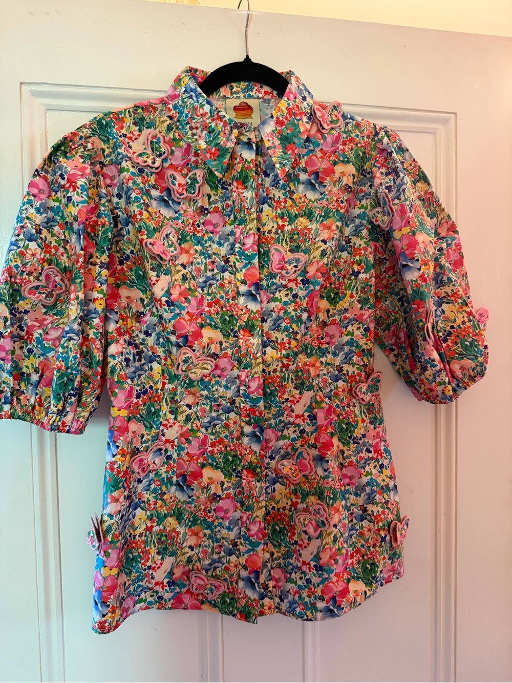 Farm Rio Peasant Floral Blouse. Made from cotton poplin with 3D butterflies - Picture 5 of 7